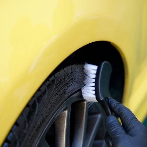 חומר לניקוי חישוקים וצמיגים Maniac WHEEL & TYRE CLEANER