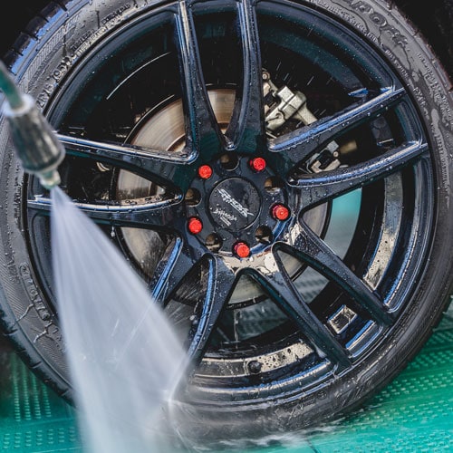 חומר לניקוי חישוקים וצמיגים Maniac WHEEL & TYRE CLEANER