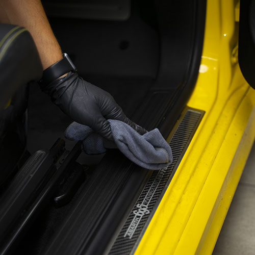 Maniac ALL ROUND PLASTIC PROTECTANT – חומר טיפוח והגנה רב-תכליתי לפלסטיק וגומי (פנים וחוץ)