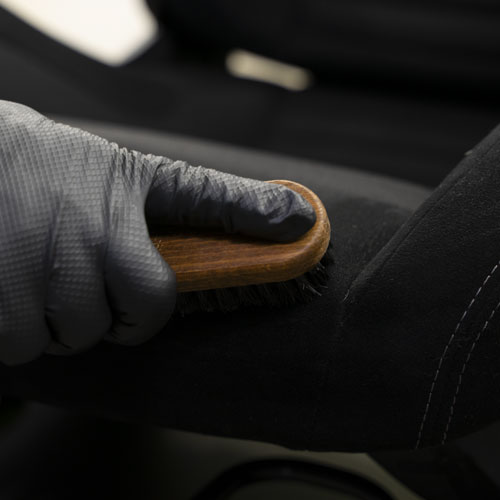 Maniac Alcantara Cleaner – Gentle & Effective Fabric Care for Alcantara® Surfaces
