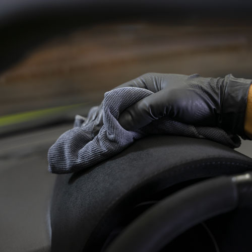 Maniac Alcantara Cleaner – Gentle & Effective Fabric Care for Alcantara® Surfaces
