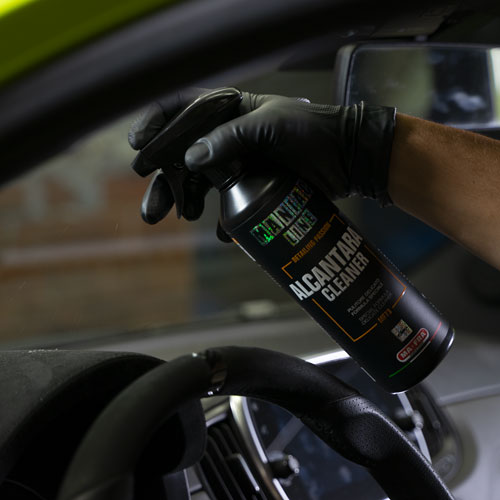 Maniac Alcantara Cleaner – Gentle & Effective Fabric Care for Alcantara® Surfaces