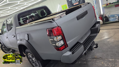 Mitsubishi Triton gray raptor