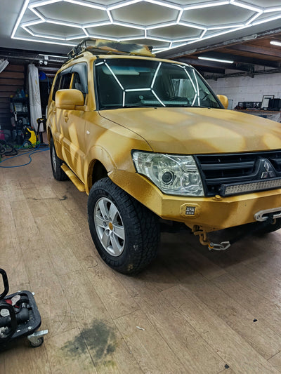 Mitsubishi Pajero desert camouflage raptor