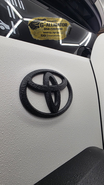 Toyota Land Cruiser white raptor