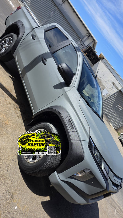 Mitsubishi Triton gray raptor