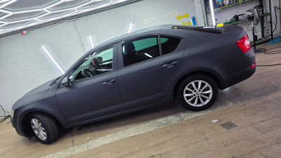 Skoda Oktavia black blue raptor