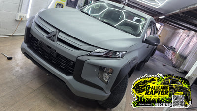 Mitsubishi Triton gray raptor