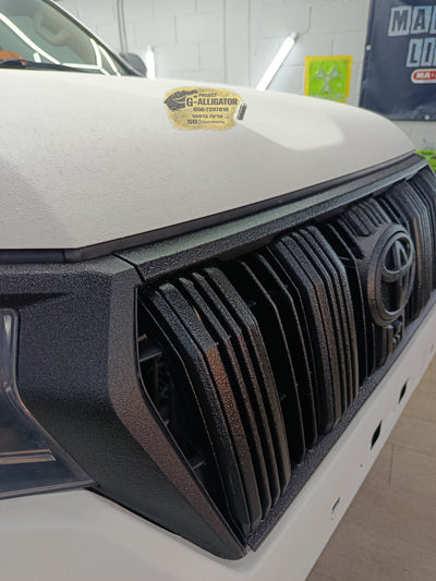 Toyota Land Cruiser white raptor