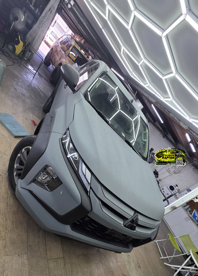 Mitsubishi Triton gray raptor