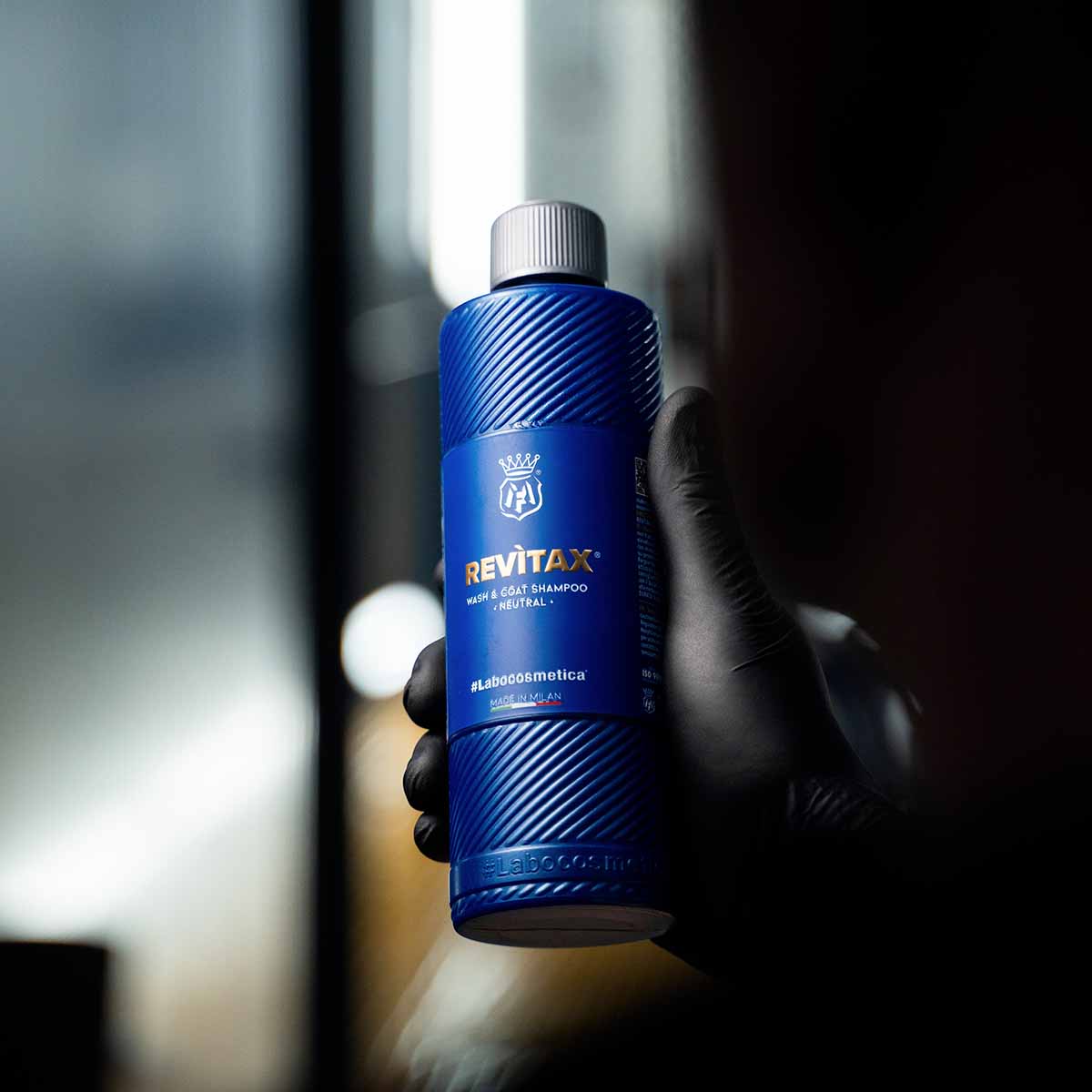 REVITAX VDA — Neutral sealing car shampoo approved for nano coatings